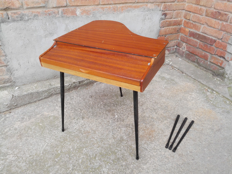 piano juguete infantil 2alturas madera metal 37-54x53.5x51 1u